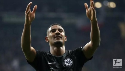 法兰克福前锋转会英超传闻遭俱乐部辟谣否认