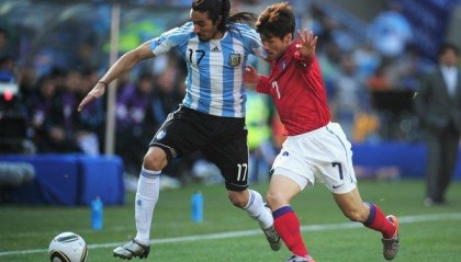 特鲁瓦门将多次救险确保客场带走一分