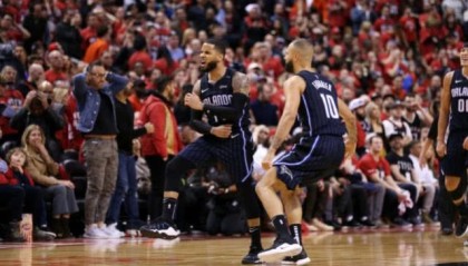 班切罗准绝杀魔术险胜活塞